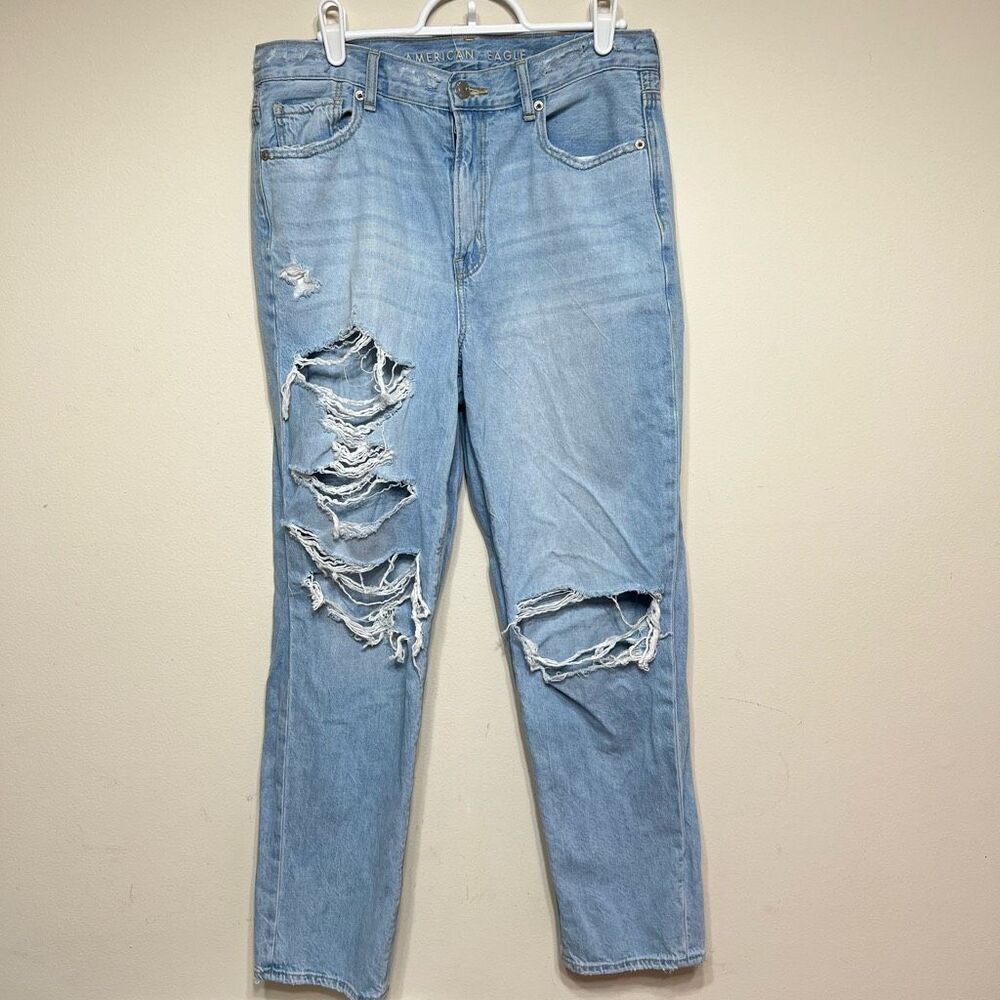 American Eagle Light Wash Mom Straight Jeans Distressed 8 Women